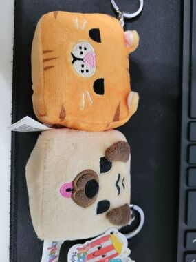 Magnetic Plush Small Pets Keychain Set - Orange Tiger & Cream Puppy